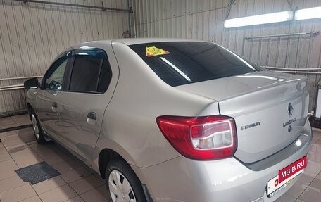 Renault Logan II, 2017 год, 730 000 рублей, 2 фотография