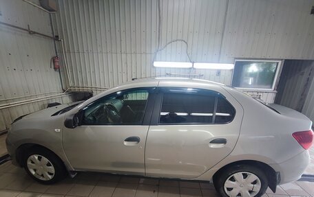 Renault Logan II, 2017 год, 730 000 рублей, 3 фотография