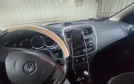 Renault Logan II, 2017 год, 730 000 рублей, 17 фотография