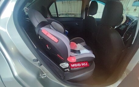 Renault Logan II, 2017 год, 730 000 рублей, 10 фотография