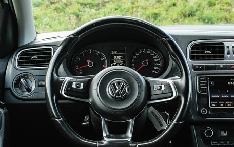 Volkswagen Polo VI (EU Market), 2018 год, 1 100 000 рублей, 14 фотография