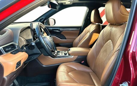 Toyota Highlander, 2021 год, 4 690 000 рублей, 14 фотография