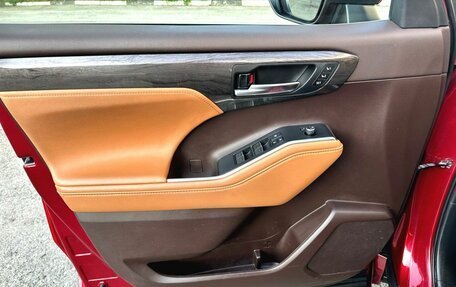 Toyota Highlander, 2021 год, 4 690 000 рублей, 16 фотография