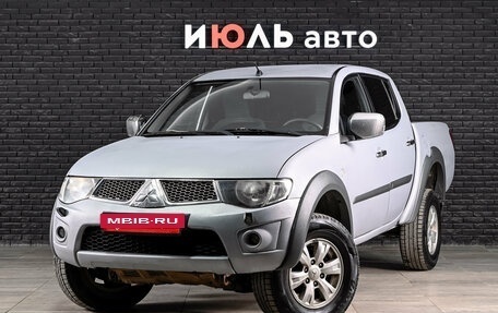 Mitsubishi L200 IV рестайлинг, 2013 год, 1 300 000 рублей, 2 фотография
