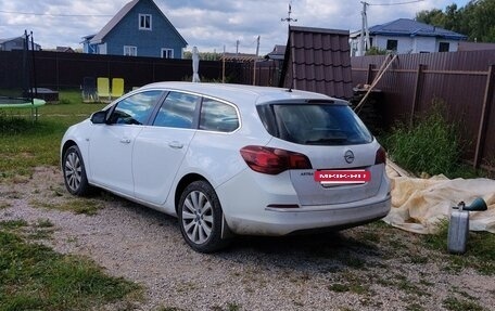Opel Astra J, 2013 год, 800 000 рублей, 2 фотография