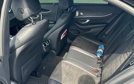 Mercedes-Benz E-Класс, 2019 год, 4 100 000 рублей, 10 фотография