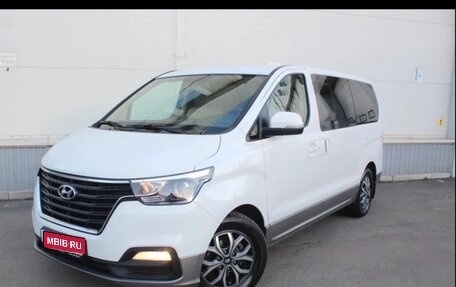 Hyundai H-1 II рестайлинг, 2020 год, 3 400 000 рублей, 1 фотография