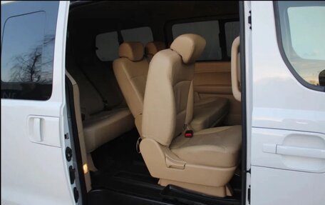Hyundai H-1 II рестайлинг, 2020 год, 3 400 000 рублей, 3 фотография