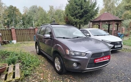 Mitsubishi Outlander III рестайлинг 3, 2012 год, 1 000 020 рублей, 2 фотография