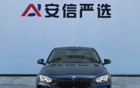 BMW 1 серия, 2022 год, 1 800 000 рублей, 2 фотография