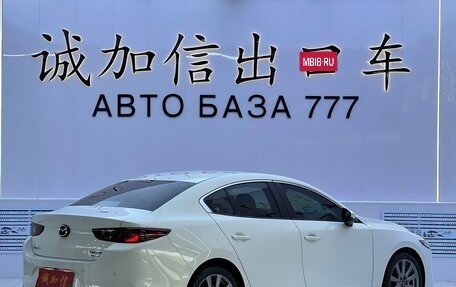 Mazda 3, 2023 год, 1 800 000 рублей, 4 фотография