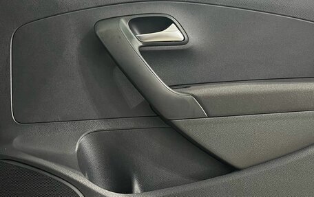 Volkswagen Polo VI (EU Market), 2017 год, 1 100 000 рублей, 19 фотография