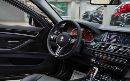 BMW 5 серия, 2014 год, 1 950 000 рублей, 10 фотография
