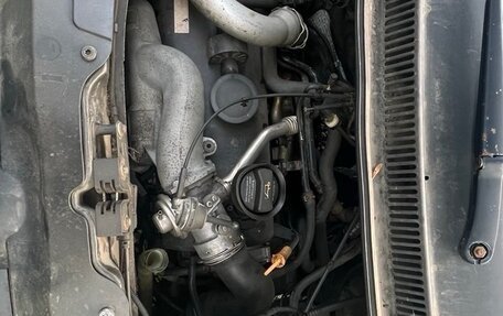 Volkswagen Transporter T5 рестайлинг, 2004 год, 410 000 рублей, 7 фотография