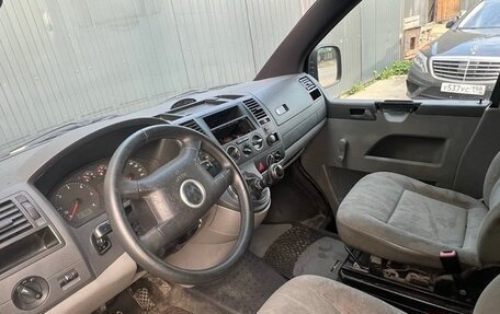 Volkswagen Transporter T5 рестайлинг, 2004 год, 410 000 рублей, 3 фотография