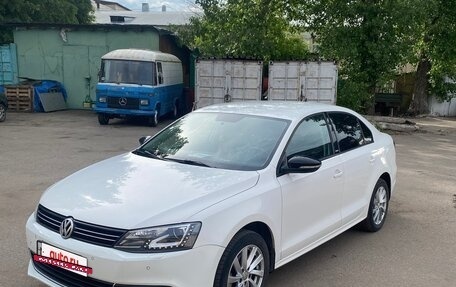 Volkswagen Jetta VI, 2014 год, 860 000 рублей, 2 фотография