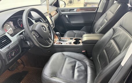 Volkswagen Touareg III, 2011 год, 1 780 000 рублей, 12 фотография