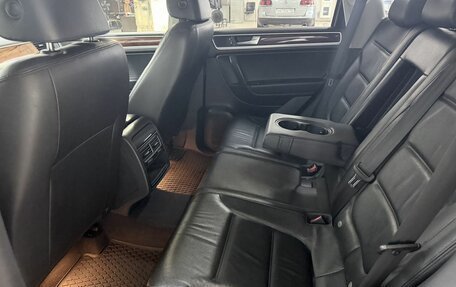 Volkswagen Touareg III, 2011 год, 1 780 000 рублей, 13 фотография
