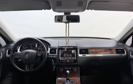 Volkswagen Touareg III, 2011 год, 1 780 000 рублей, 11 фотография