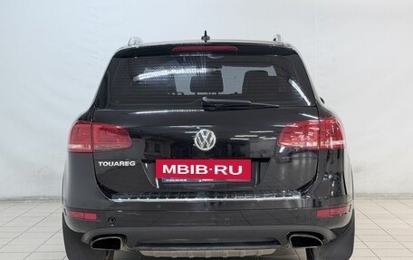 Volkswagen Touareg III, 2011 год, 1 780 000 рублей, 6 фотография