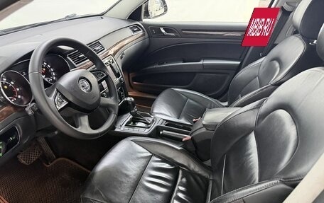 Skoda Superb III рестайлинг, 2013 год, 839 000 рублей, 13 фотография