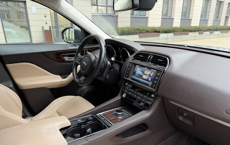 Jaguar F-Pace, 2017 год, 2 349 000 рублей, 5 фотография