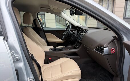 Jaguar F-Pace, 2017 год, 2 349 000 рублей, 6 фотография