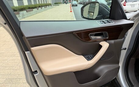 Jaguar F-Pace, 2017 год, 2 349 000 рублей, 10 фотография