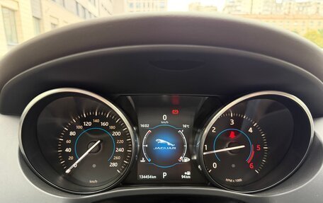 Jaguar F-Pace, 2017 год, 2 349 000 рублей, 14 фотография