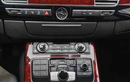 Audi A8, 2013 год, 3 000 000 рублей, 16 фотография