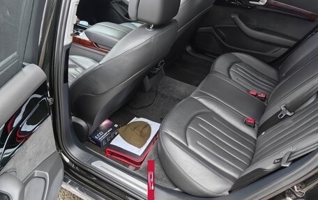 Audi A8, 2013 год, 3 000 000 рублей, 23 фотография