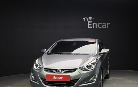 Hyundai Avante, 2016 год, 975 000 рублей, 2 фотография