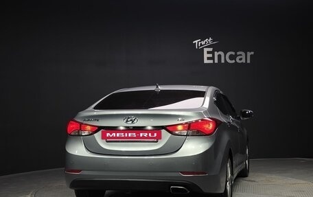 Hyundai Avante, 2016 год, 975 000 рублей, 3 фотография