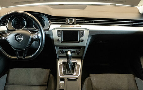 Volkswagen Passat B8 рестайлинг, 2016 год, 1 550 000 рублей, 5 фотография