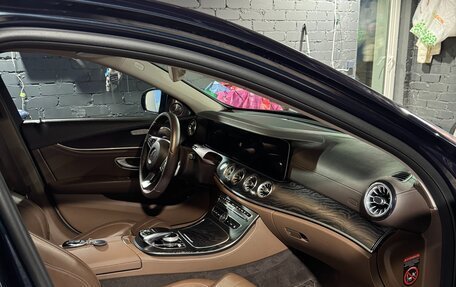 Mercedes-Benz E-Класс, 2017 год, 2 450 000 рублей, 12 фотография