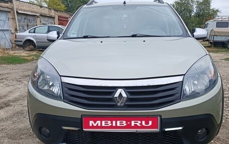 Renault Sandero I, 2013 год, 740 000 рублей, 1 фотография