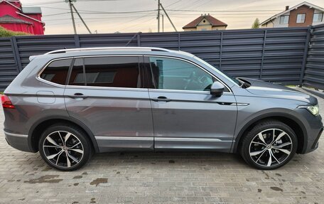 Volkswagen Tiguan II, 2022 год, 3 890 000 рублей, 4 фотография