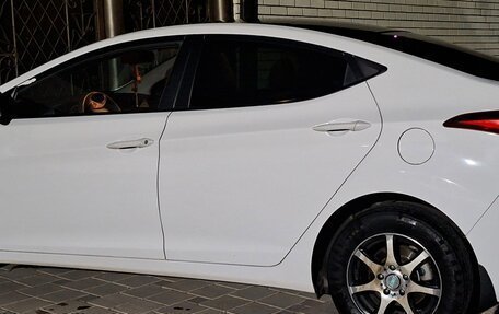 Hyundai Elantra V, 2015 год, 1 300 000 рублей, 2 фотография