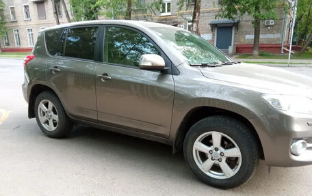 Toyota RAV4, 2011 год, 1 450 000 рублей, 2 фотография