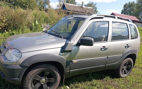 Chevrolet Niva I рестайлинг, 2015 год, 515 000 рублей, 3 фотография