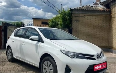 Toyota Auris II, 2013 год, 1 550 000 рублей, 1 фотография