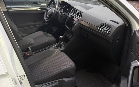 Volkswagen Tiguan II, 2018 год, 2 150 000 рублей, 7 фотография