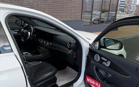 Mercedes-Benz E-Класс, 2019 год, 4 200 000 рублей, 7 фотография