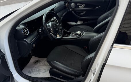 Mercedes-Benz E-Класс, 2019 год, 4 200 000 рублей, 6 фотография