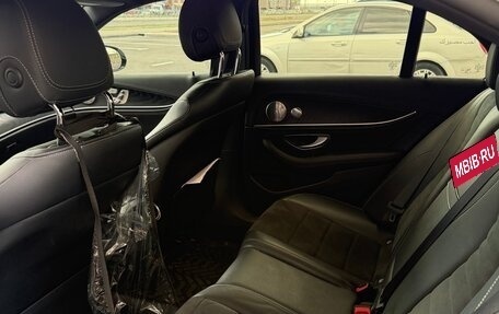 Mercedes-Benz E-Класс, 2019 год, 4 200 000 рублей, 10 фотография