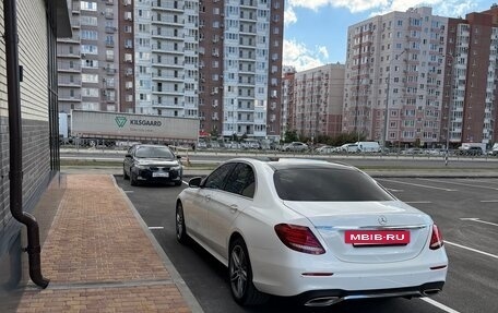 Mercedes-Benz E-Класс, 2019 год, 4 200 000 рублей, 3 фотография
