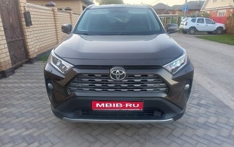 Toyota RAV4, 2020 год, 2 850 000 рублей, 1 фотография