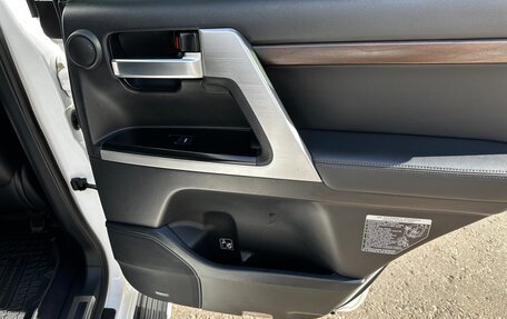 Toyota Land Cruiser 200, 2016 год, 8 000 000 рублей, 15 фотография