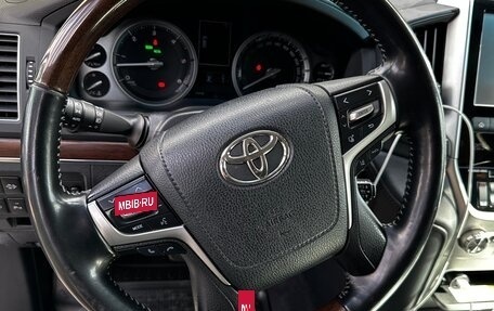Toyota Land Cruiser 200, 2016 год, 8 000 000 рублей, 10 фотография