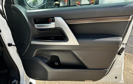 Toyota Land Cruiser 200, 2016 год, 8 000 000 рублей, 27 фотография